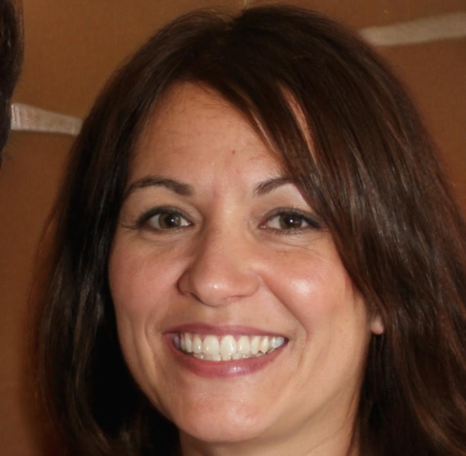 Inès Beaumont, responsable pédagogique chez carmelyntiqo
