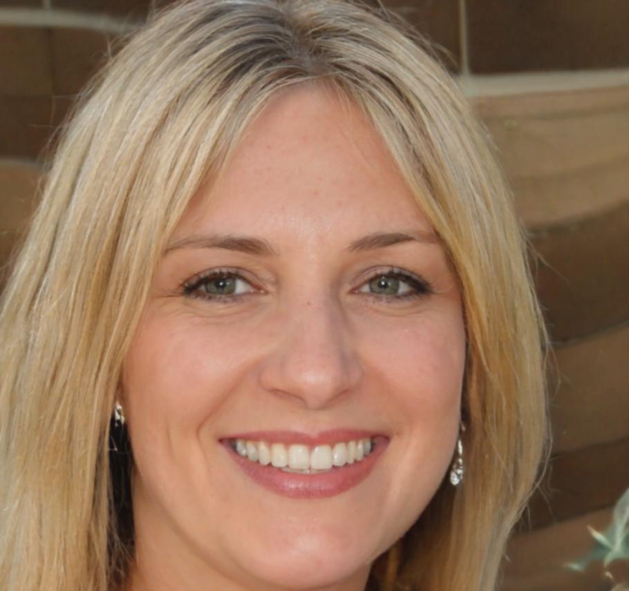 Margaux Delacroix, conseillère formation chez carmelyntiqo